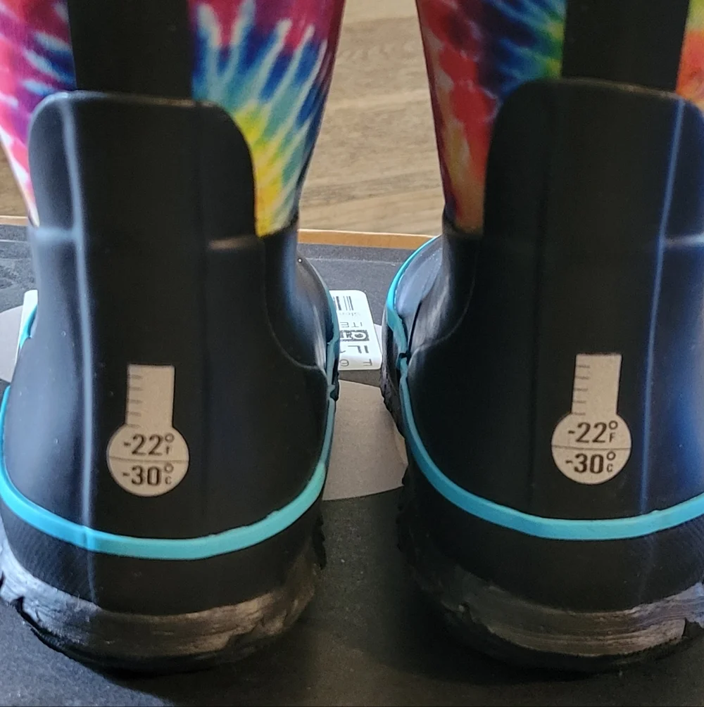 Bogs Classic Stomper Rainbow Tie Dye Winter Boots Neoprene Gorpcore Psychedelic